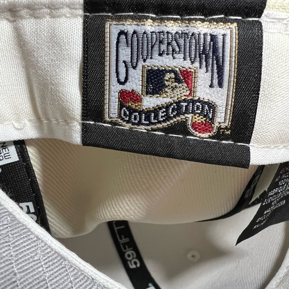 Exclusive New Era 59Fifty White Dome Seattle Mariners 35th Anniversary Patch Hat - Picture 6 of 7